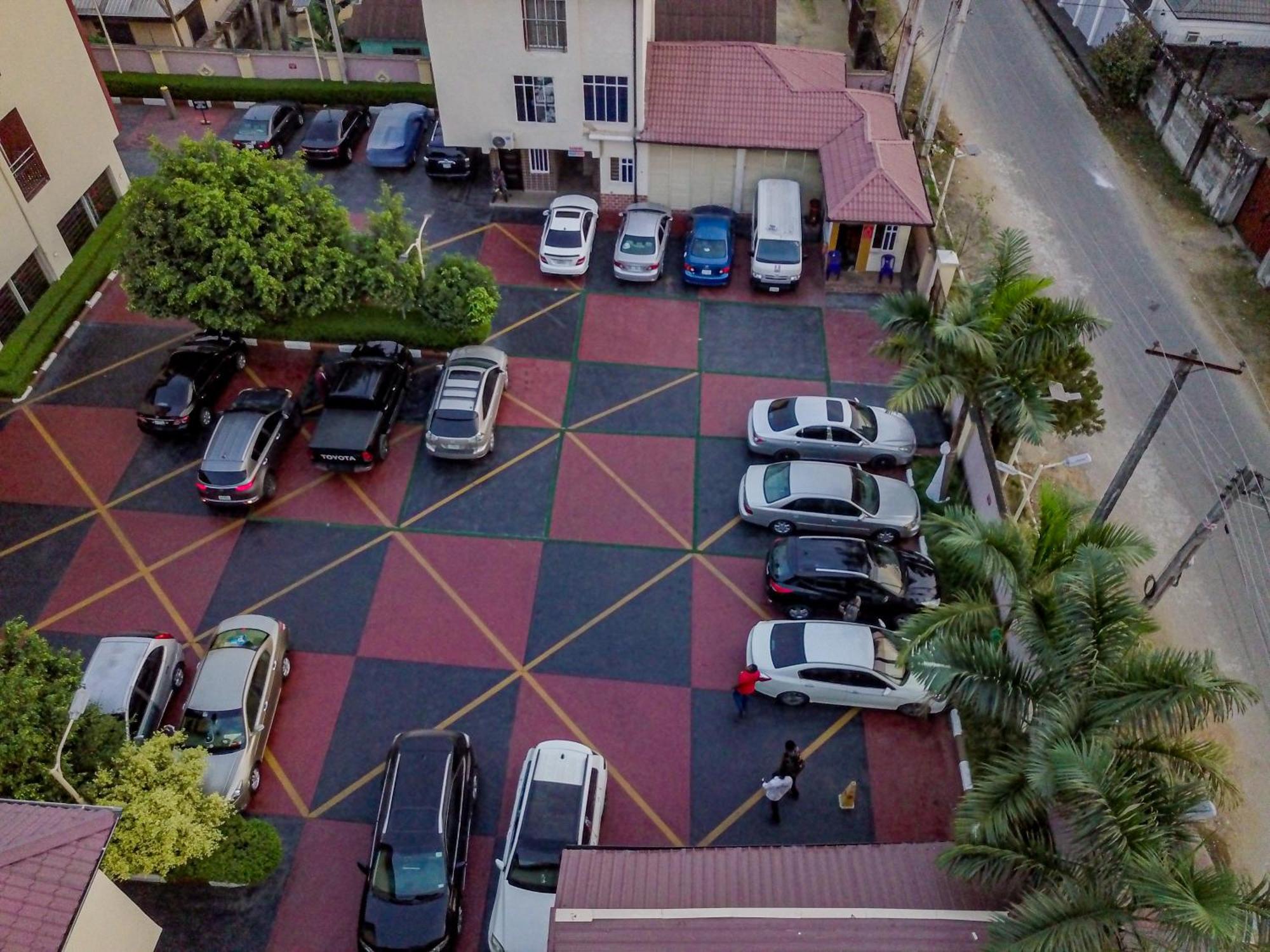 Villa Hilton Hotels Uyo Exterior foto